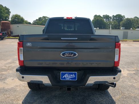Certified 2018 Ford F250 Lariat w/ Chrome Package AWD/4WD image 4