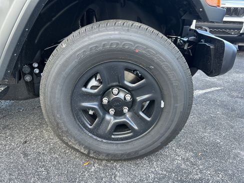 New 2026 Jeep Gladiator Sport image 10