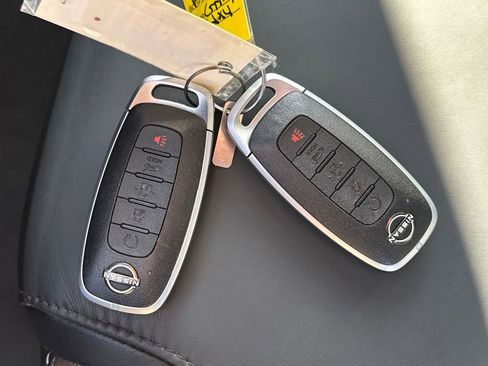 Used 2024 Nissan Pathfinder Platinum w/ Cargo Package image 30