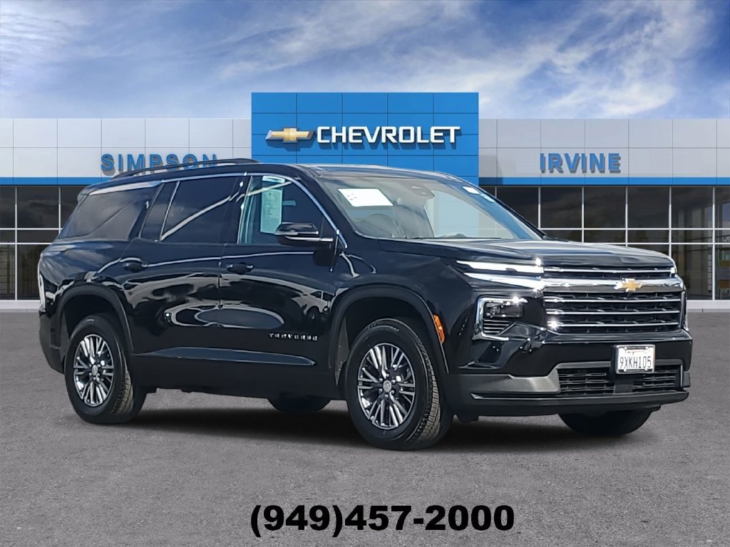 Used 2026 Chevrolet Traverse LT FWD image 1