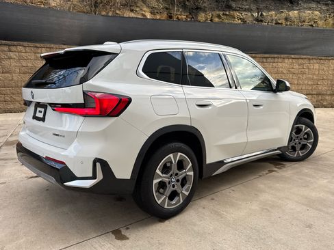 Certified 2025 BMW X1 xDrive28i w/ Technology Package image 3