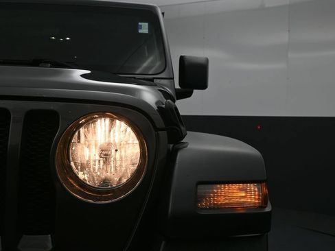 Used 2022 Jeep Wrangler Unlimited Sport AWD/4WD image 10