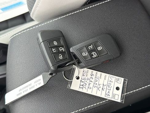 New 2026 Volkswagen Taos SE AWD/4WD image 25