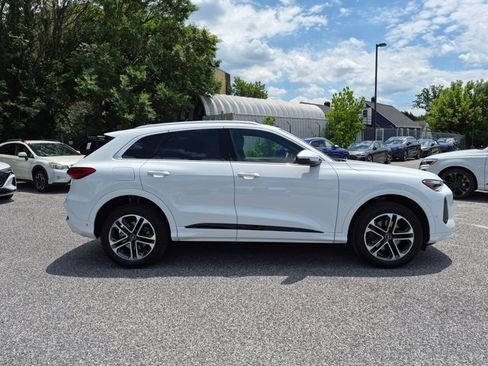 Certified 2025 Audi Q5 Premium w/ Convenience Package AWD/4WD image 4