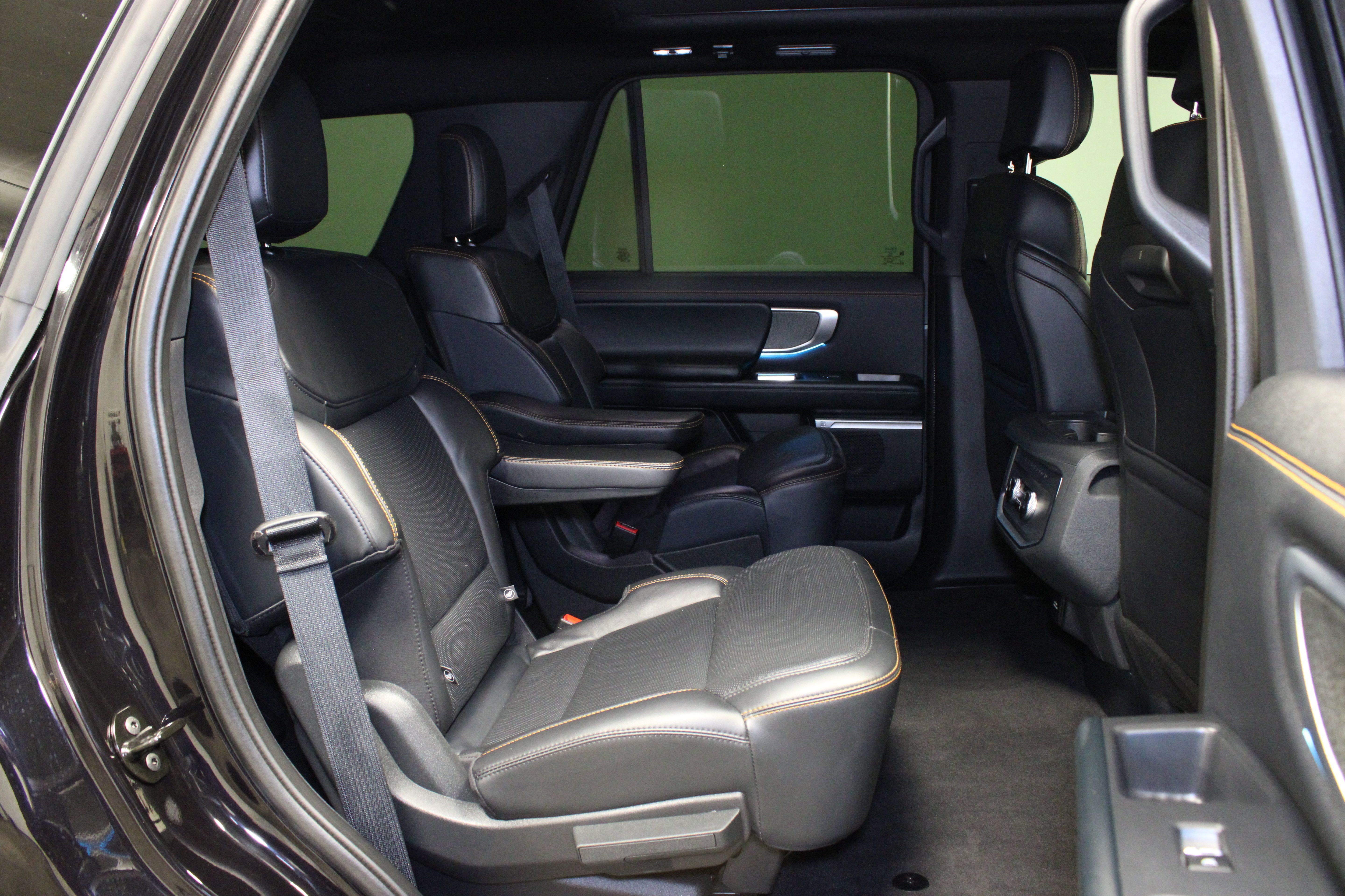 Used 2025 Ford Expedition Tremor AWD/4WD image 19