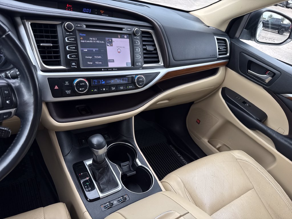 Used 2019 Toyota Highlander Limited AWD/4WD image 21