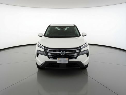 Used 2025 Nissan Rogue SV image 2