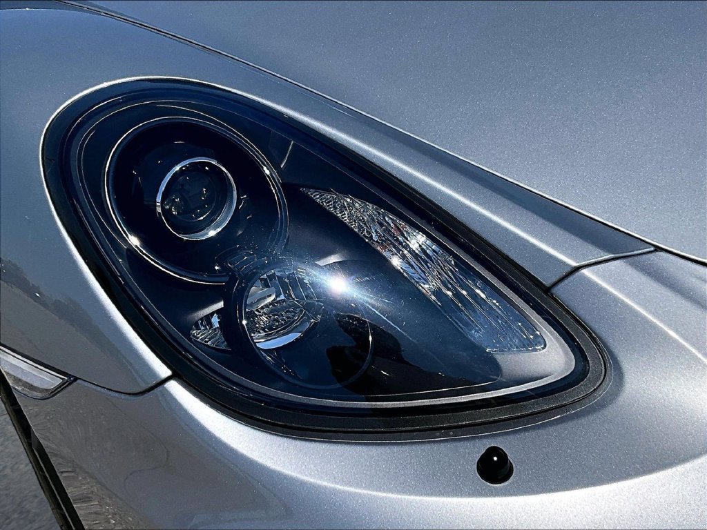 Certified 2016 Porsche Cayman GT4 RWD image 12