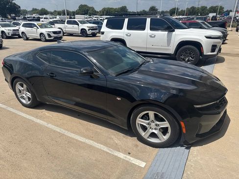 Used 2024 Chevrolet Camaro LT w/ Technology Package RWD image 4
