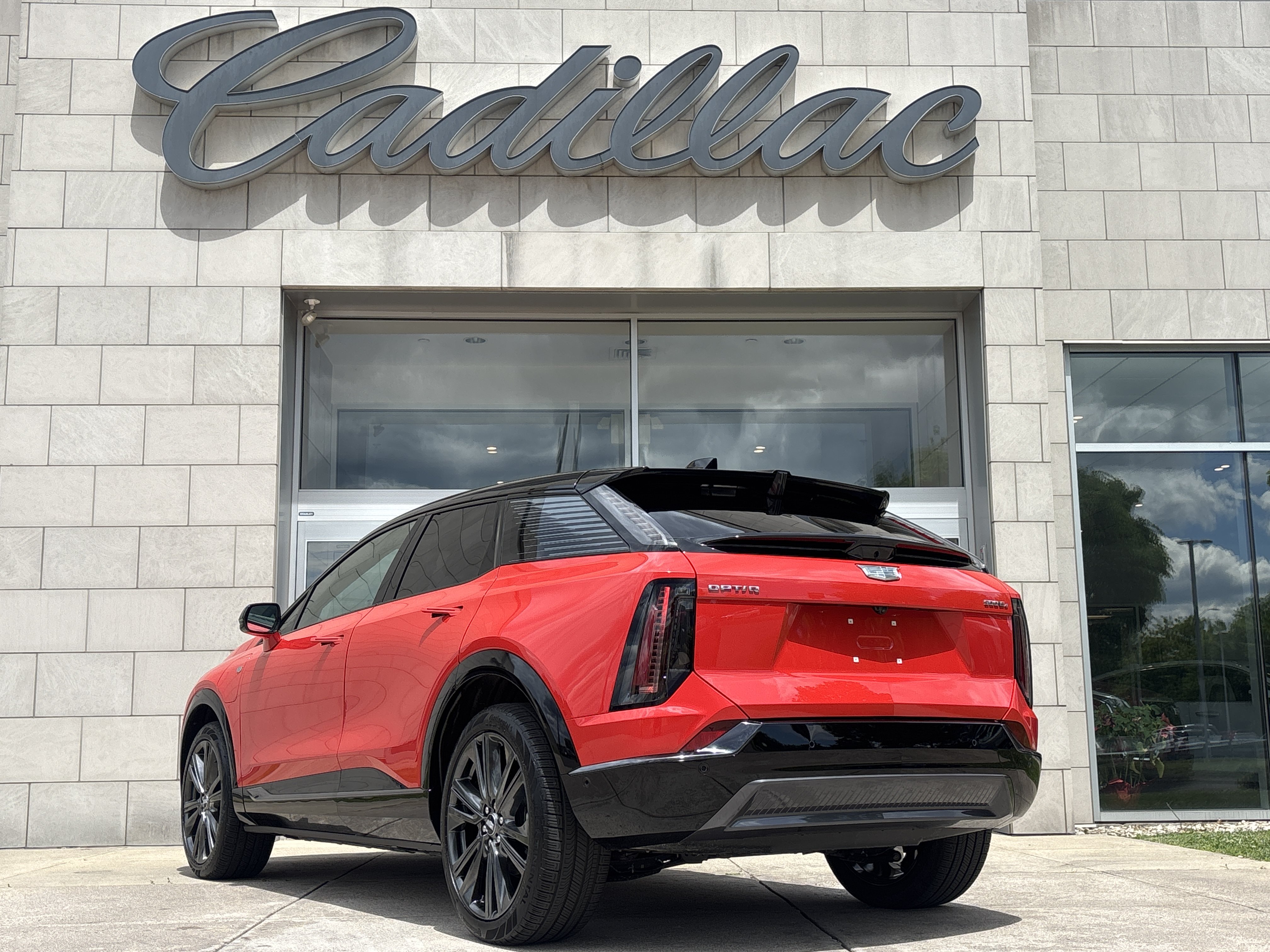 Used 2025 Cadillac Optiq Sport 2 AWD/4WD image 8