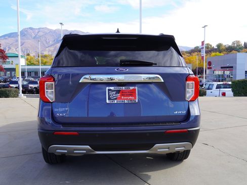 Used 2021 Ford Explorer XLT w/ Equipment Group 202A image 7