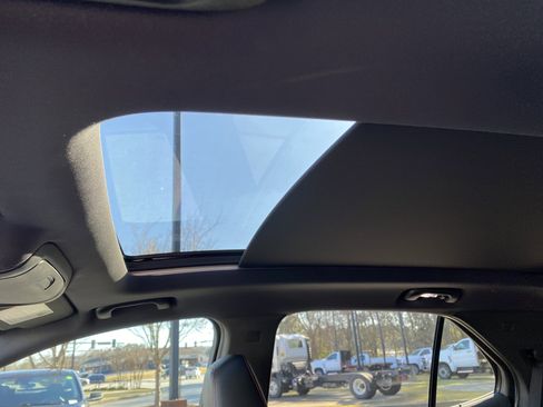 Used 2024 Chevrolet Equinox RS w/ RS Leather Package image 32