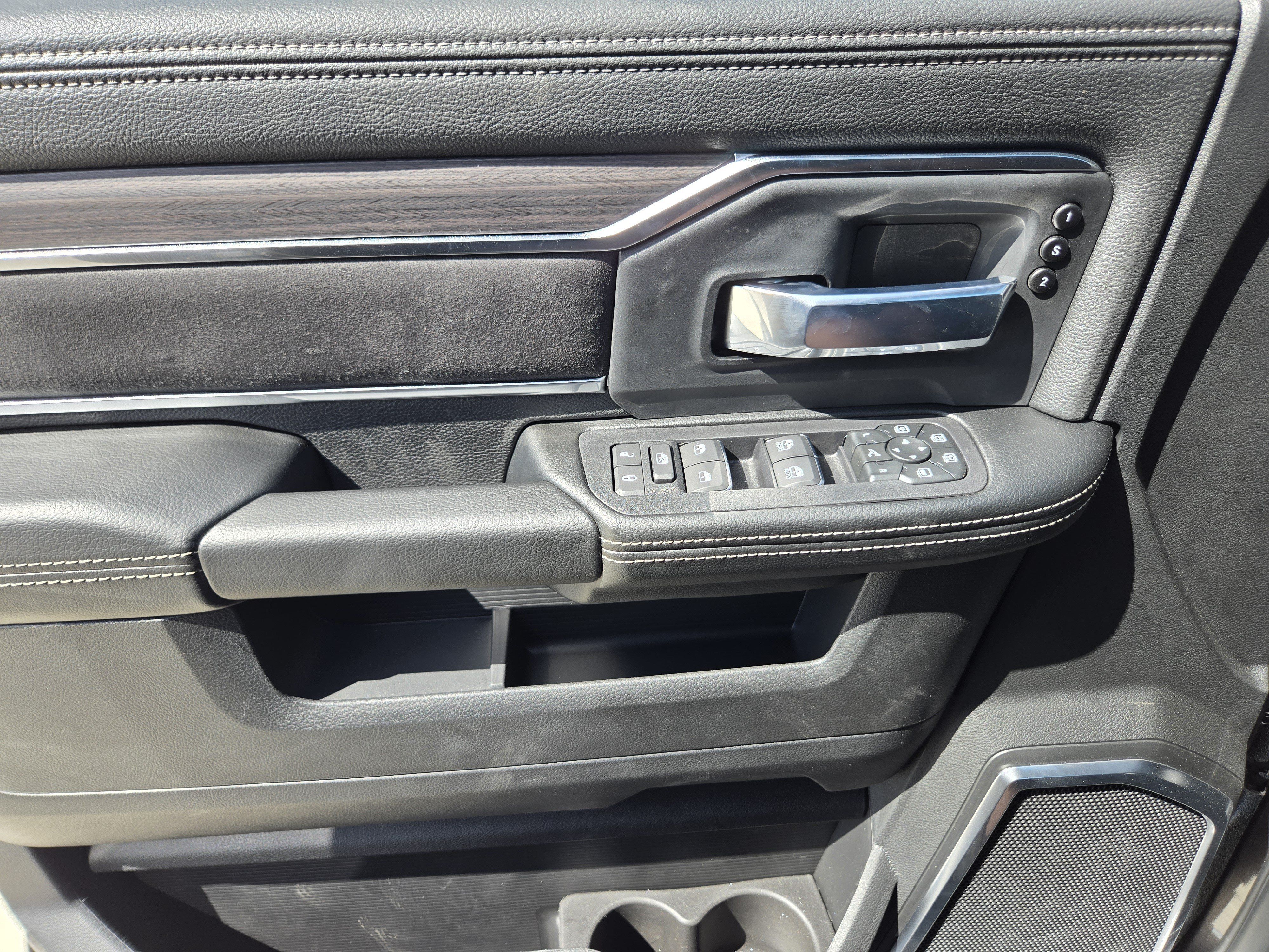 New 2026 RAM 2500 Laramie w/ Night Edition AWD/4WD image 19