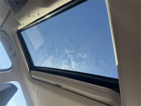 Used 2023 Nissan Altima 2.5 SR w/ SR Premium Package image 16