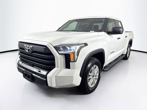 Used 2022 Toyota Tundra SR5 RWD image 2