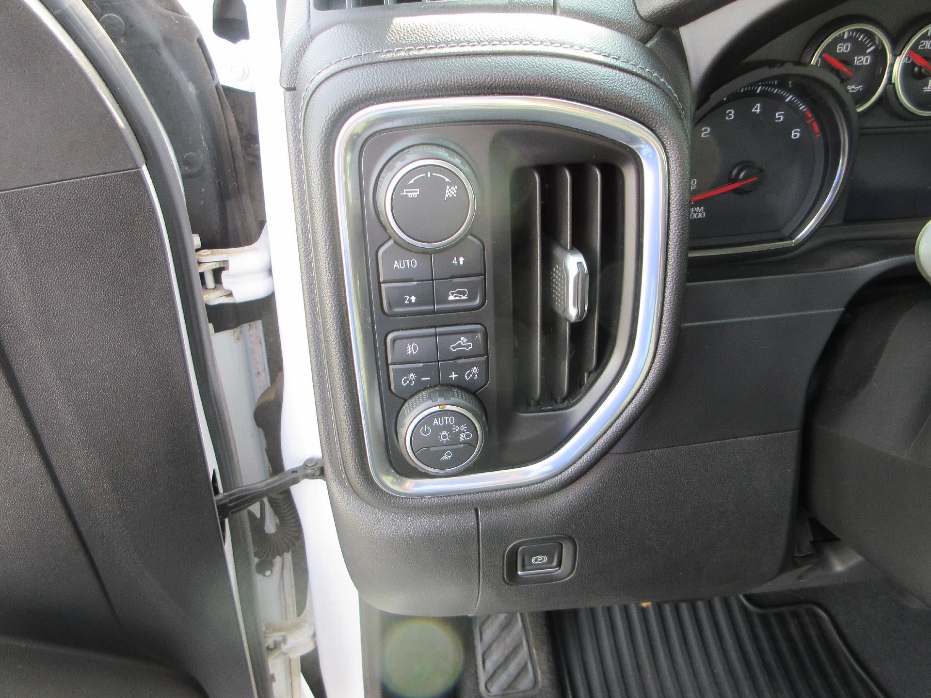 Certified 2019 Chevrolet Silverado 1500 RST w/ All-Star Edition AWD/4WD image 10