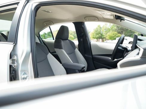 Used 2022 Toyota Corolla L image 31