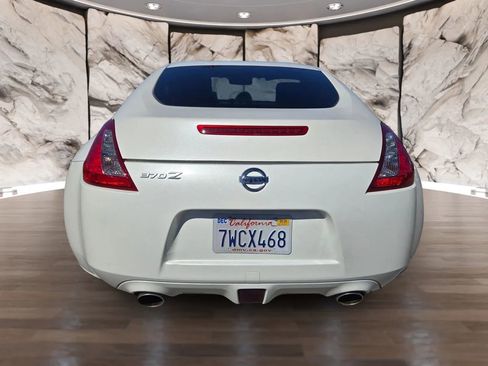 Used 2016 Nissan 370Z Coupe image 7