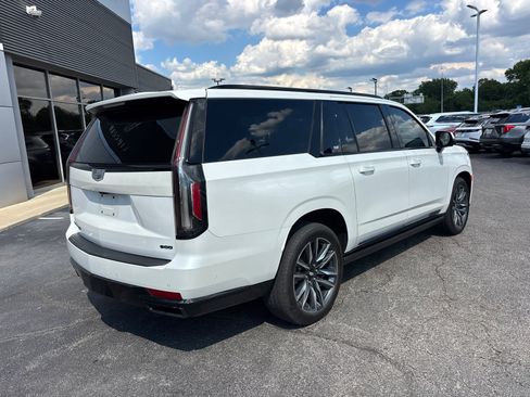 Used 2023 Cadillac Escalade ESV Sport Platinum AWD/4WD image 7