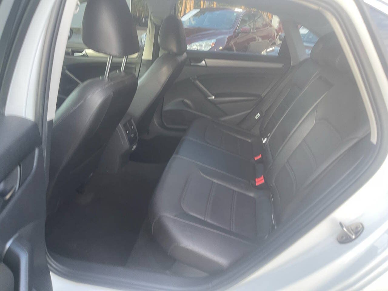 Used 2021 Volkswagen Passat 2.0T SE FWD image 25