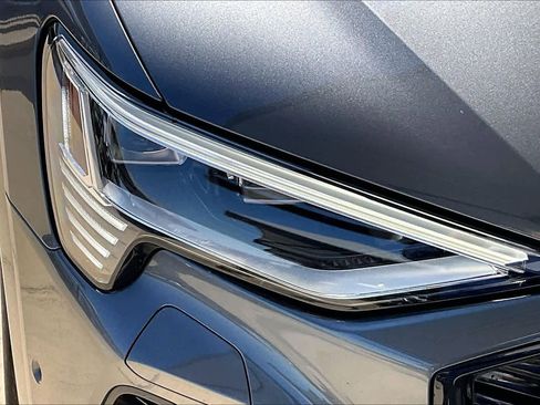 Used 2023 Audi e-tron Premium Plus w/ Premium Plus Package image 26