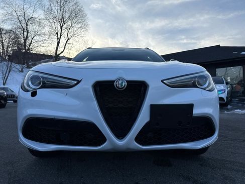 Used 2022 Alfa Romeo Stelvio Veloce image 7