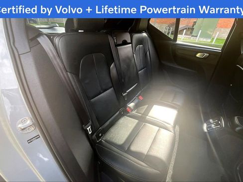 Certified 2025 Volvo XC40 B5 Core image 34