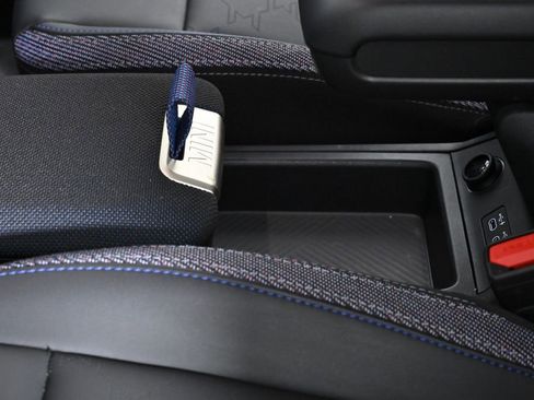 Used 2025 MINI Cooper Countryman S w/ Comfort Package Max image 18