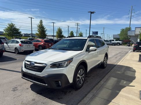 Used 2022 Subaru Outback Premium AWD/4WD image 7