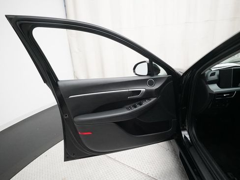 Used 2025 Hyundai Sonata SEL FWD image 27