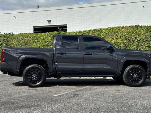 Used 2025 Toyota Tacoma SR5 AWD/4WD image 3