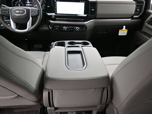 Used 2025 GMC Sierra 3500 SLE w/ SLE Value Package AWD/4WD image 19
