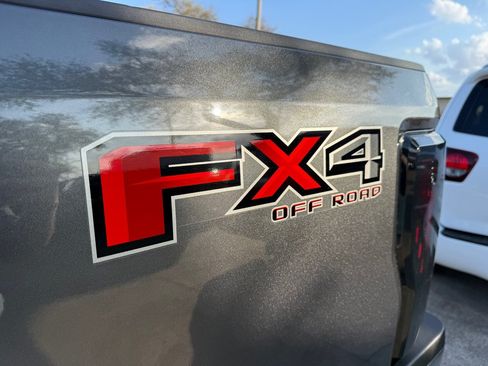Used 2017 Ford F250 XLT w/ XLT Value Package AWD/4WD image 11