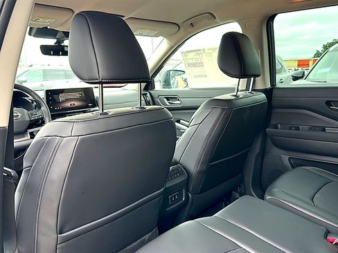 New 2026 Nissan Pathfinder SL FWD image 14