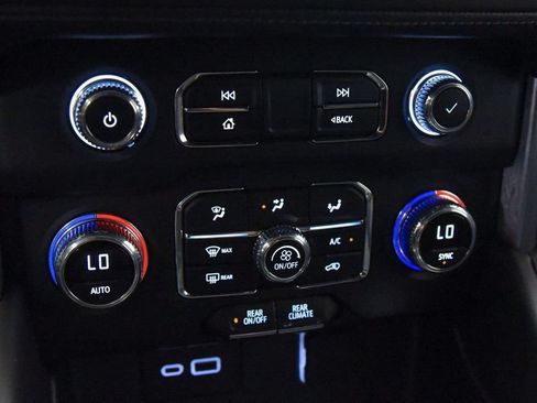 Used 2024 GMC Yukon SLE AWD/4WD image 27