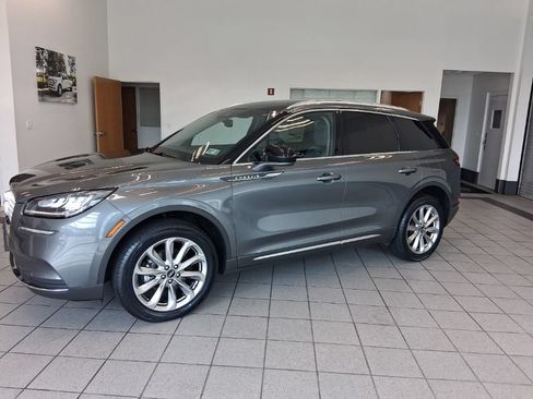Used 2022 Lincoln Corsair AWD w/ Premium Package image 5