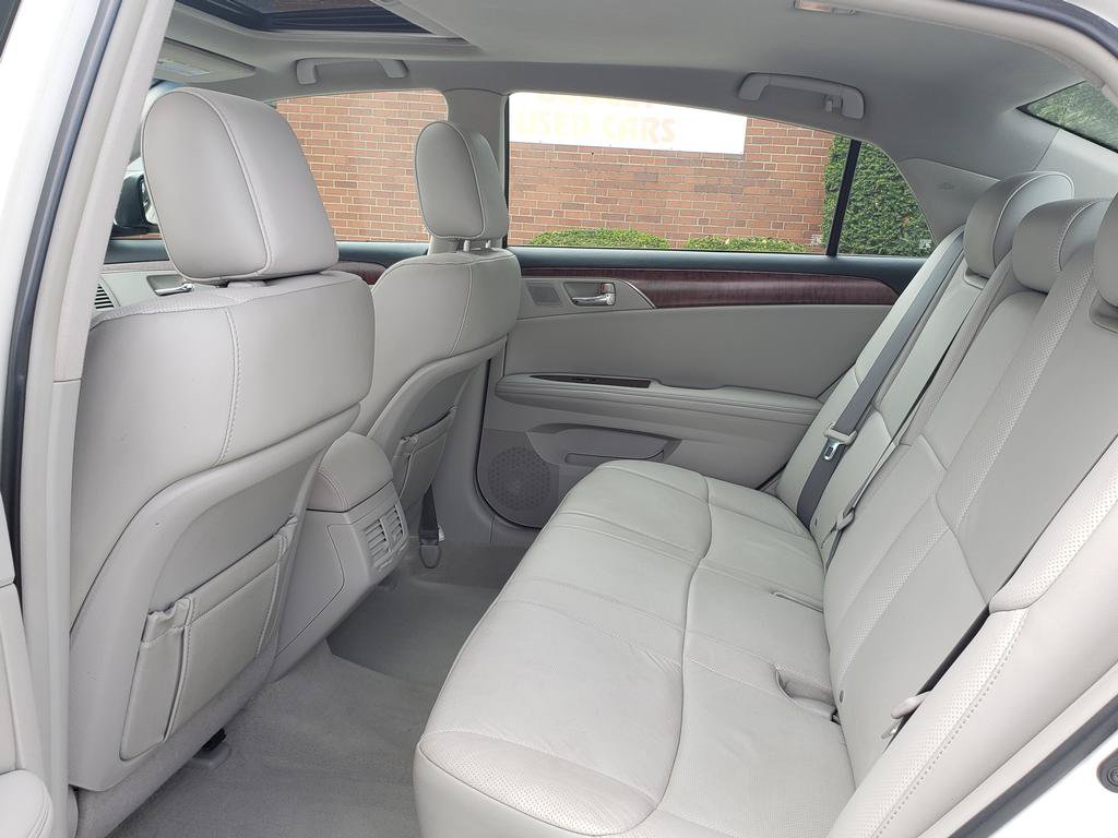 Used 2011 Toyota Avalon Limited FWD image 10