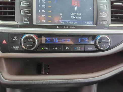 Used 2019 Toyota Highlander Limited image 15