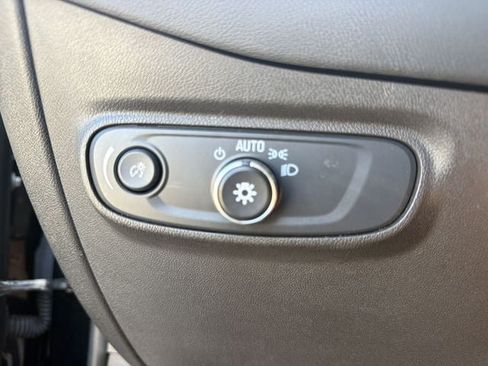 Used 2024 Chevrolet Equinox LT FWD image 34