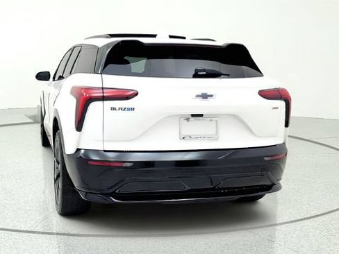 Used 2024 Chevrolet Blazer EV RS RWD image 7