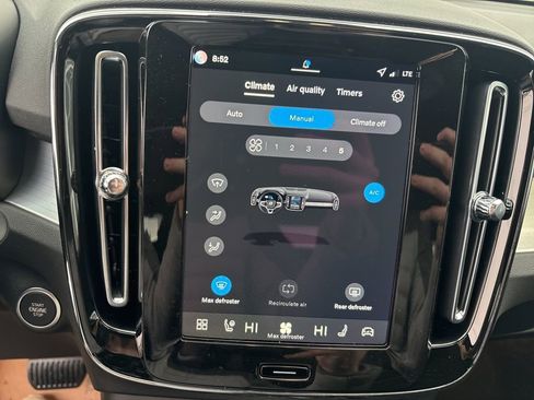 New 2026 Volvo XC40 B5 Ultra w/ Protection Package Premier AWD/4WD image 28