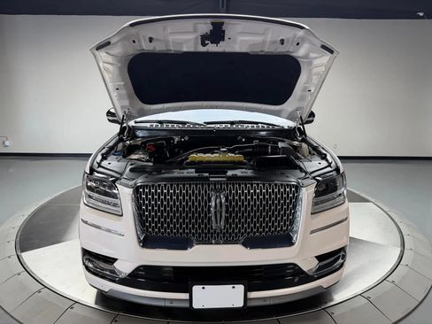 Used 2019 Lincoln Navigator L Reserve AWD/4WD image 10