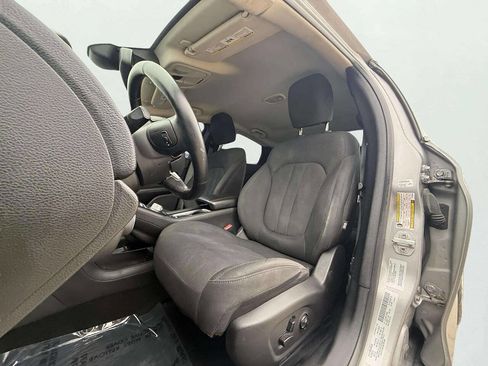 Used 2015 Chrysler 200 Limited w/ Spring Special Group FWD image 20