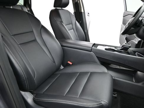 Used 2026 Nissan Rogue SL FWD image 7