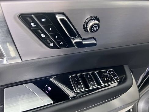 Used 2026 Cadillac Vistiq Platinum AWD/4WD image 23