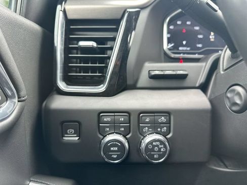 Used 2022 GMC Sierra 1500 Denali w/ Technology Package AWD/4WD image 20