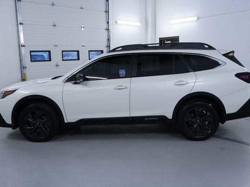 Used 2020 Subaru Outback Onyx Edition XT w/ Popular Package #2 image 4