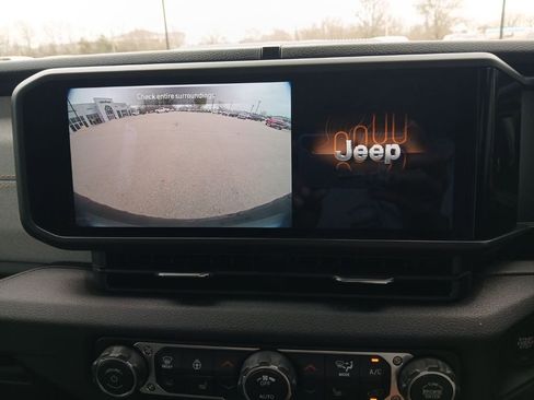 New 2026 Jeep Wrangler Unlimited Sport w/ Convenience Group image 18