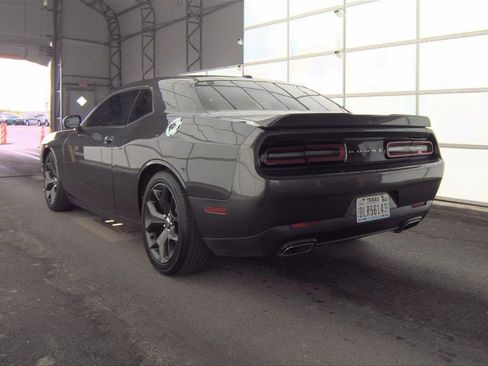 Used 2019 Dodge Challenger GT w/ Driver Convenience Group RWD image 9