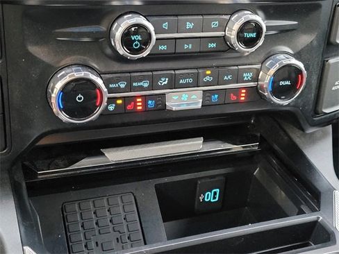 Certified 2023 Ford F350 Lariat w/ Chrome Package image 22